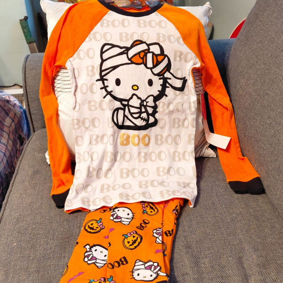 Kids Hello Kitty Pajama Set Orange/White Size 8 pants size 10 shirt - Picture 1 of 5